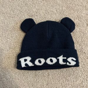 Roots baby hat. 0-12 months